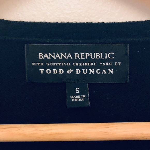 Banana Republic Todd&Duncan Cashmere V-neck Black - Picture 2 of 3